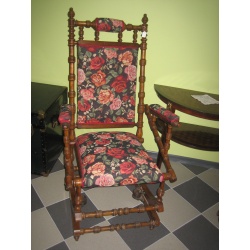 Кресло качалка из красного дерева