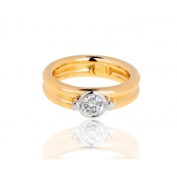 Массивное золотое кольцо с бриллиантом