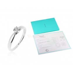 Помолвочное платиновое кольцо с бриллиантом Tiffany&Co