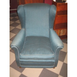 Кресло старинное с тканью