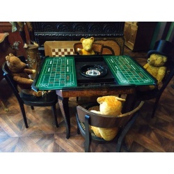 Игральный стол и 4 стула с росписью